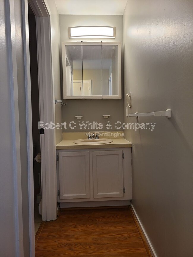 Building Photo - 279 Redstone Hl Rd