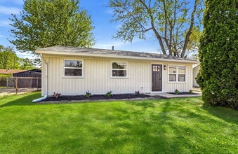 Building Photo - 4624 E Indian Trail