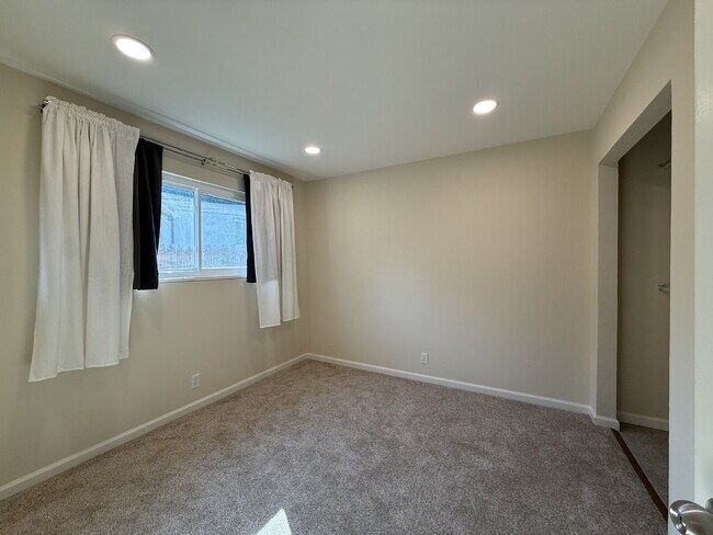 Building Photo - Newly Remodeled 4 Bed 2 Bath in Citrus Hei...