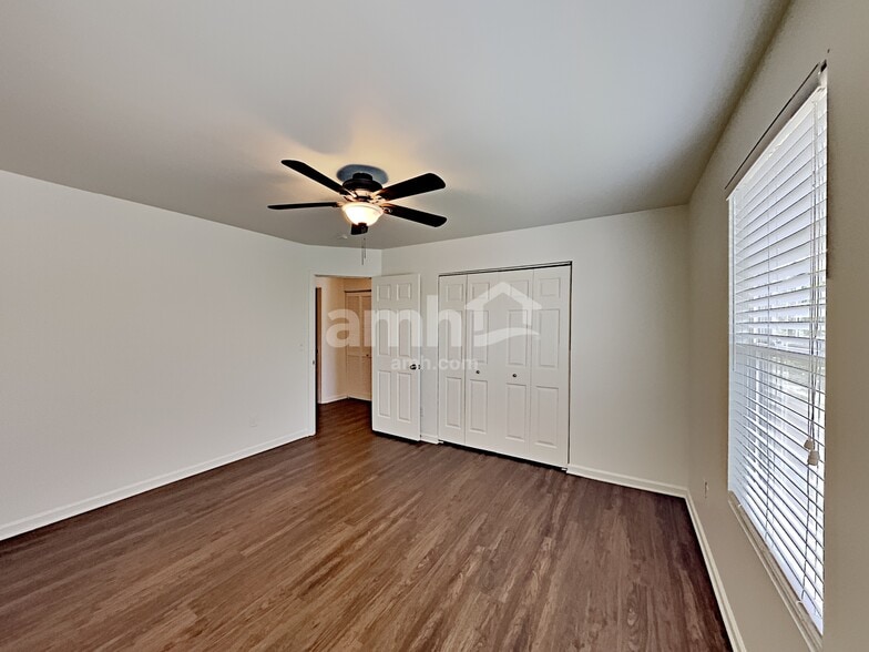 Building Photo - 1208 Scarcroft Ln