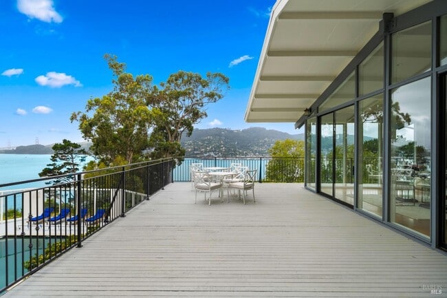 Building Photo - 30 Eucalyptus Rd
