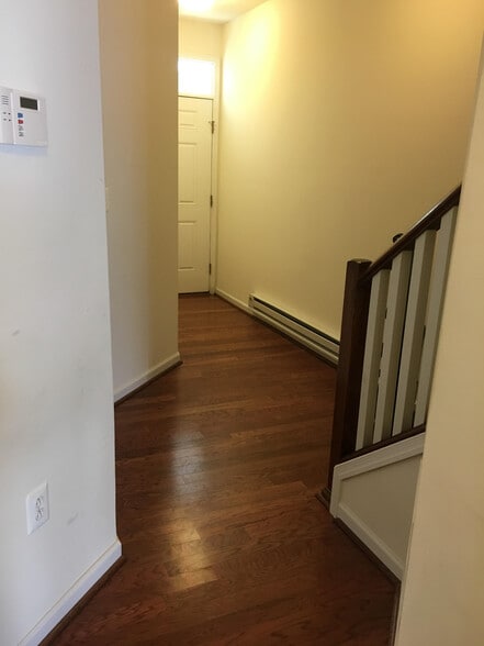 Building Photo - 28 Brewerytown Ct