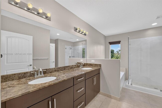 Building Photo - 20943 SW 133rd Ave