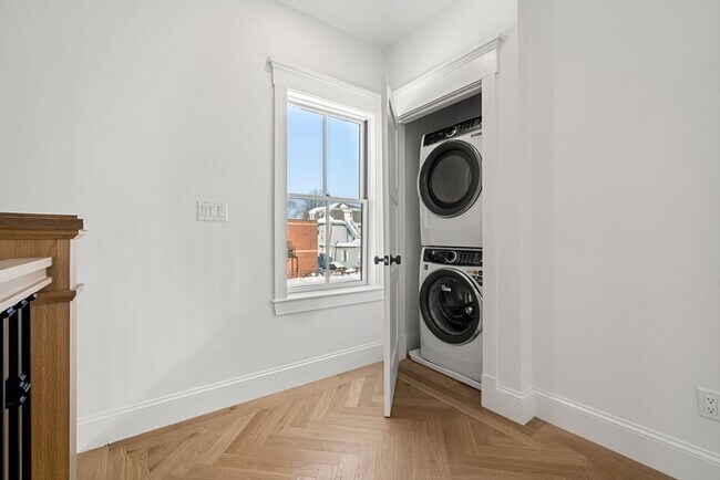 Building Photo - 309 Broadway