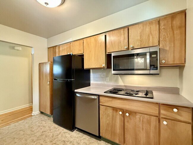 Building Photo - 1018 Western Dr