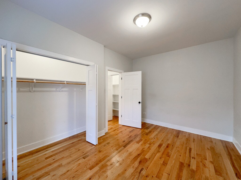 Building Photo - 1322 Oak Ave