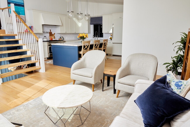 Building Photo - 14 Westwind St