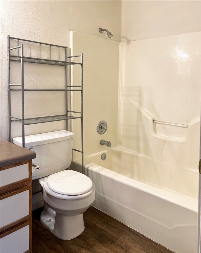 Building Photo - 5900 Samantha St