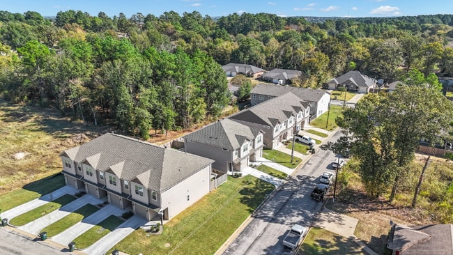 Building Photo - 16117 Pawnee Dr