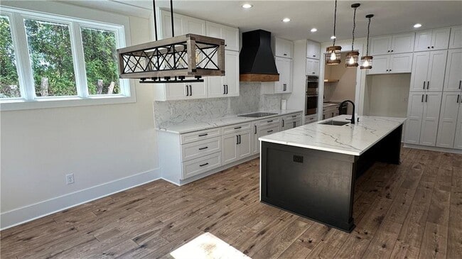 Building Photo - 3527 Bailey Rd