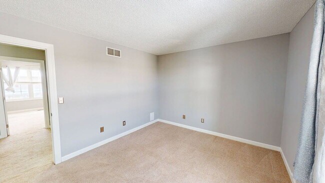 Building Photo - 2002 Jasper Ln