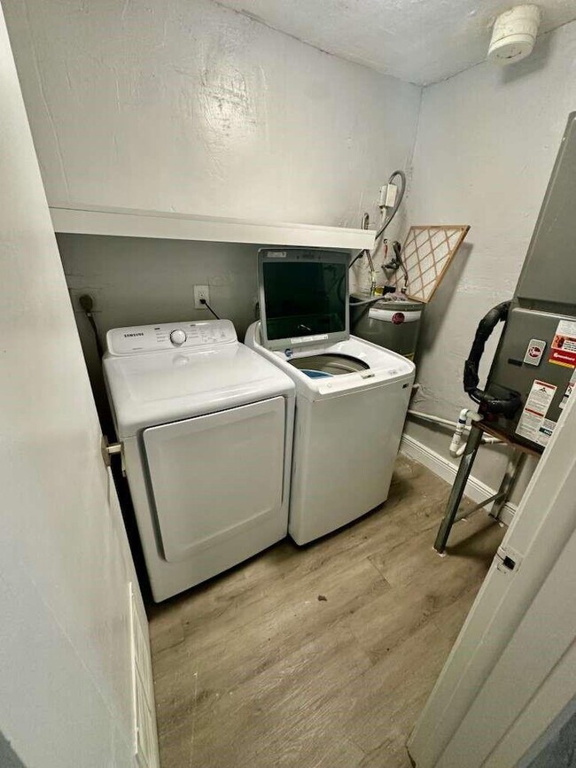 Building Photo - 1740 NW 60th Ave