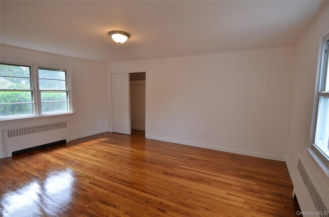 Building Photo - 771 Maple Pl