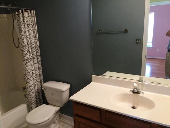 Building Photo - 2531 James Maury Dr