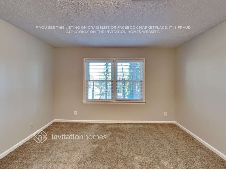 Building Photo - 1022 Williamsburg Ct NW