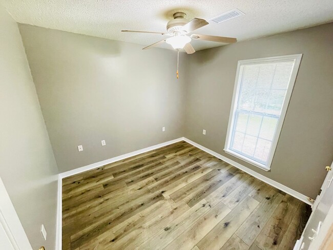 Building Photo - 3BR/2BA For Rent