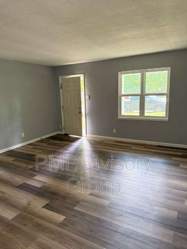 Building Photo - 2524 SW Valley Brook Ln