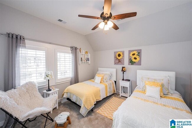 Building Photo - 2208 Grand Ave