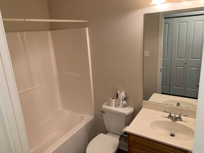 Building Photo - 17618 Avalon Terrace