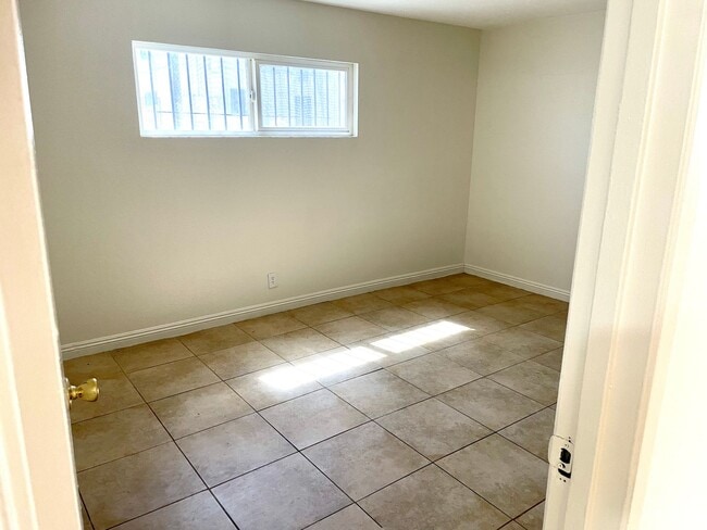 Building Photo - 3351 Brussels St