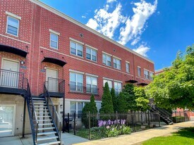 Building Photo - 757 W Evergreen Ave