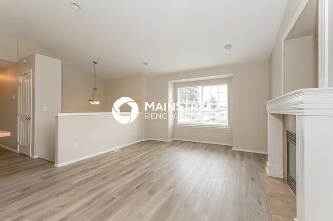 Building Photo - 3 Bedroom Pet-Friendly Home in SPANAWAY, W...