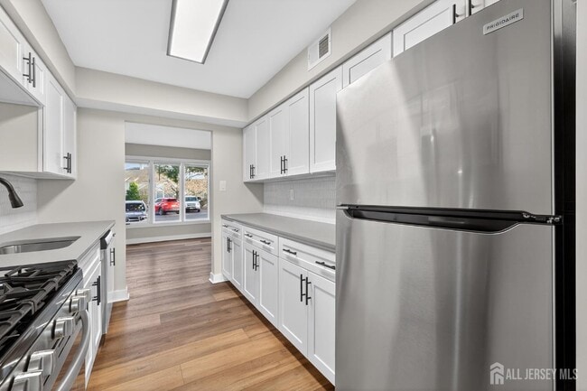 Building Photo - 172 Nathan Dr