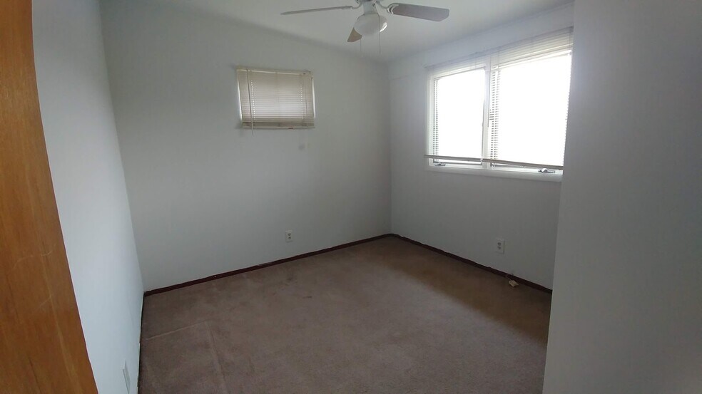 Building Photo - 625 SE Taylor St