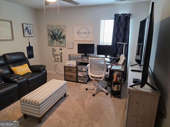 Building Photo - 7539 Knoll Hollow Rd