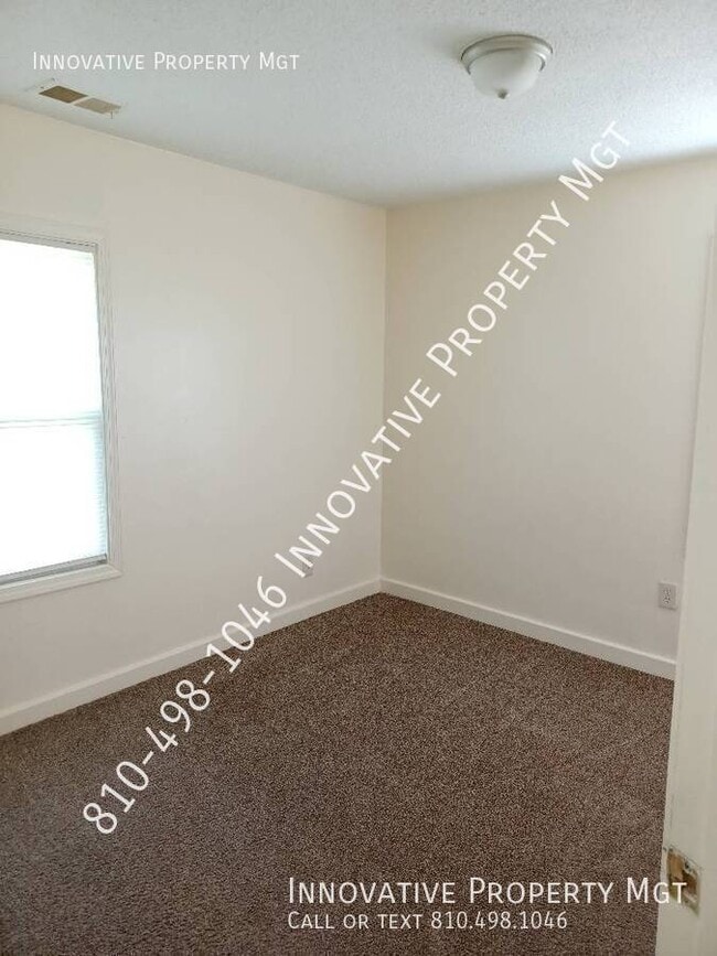 Building Photo - 2266 Donovan St