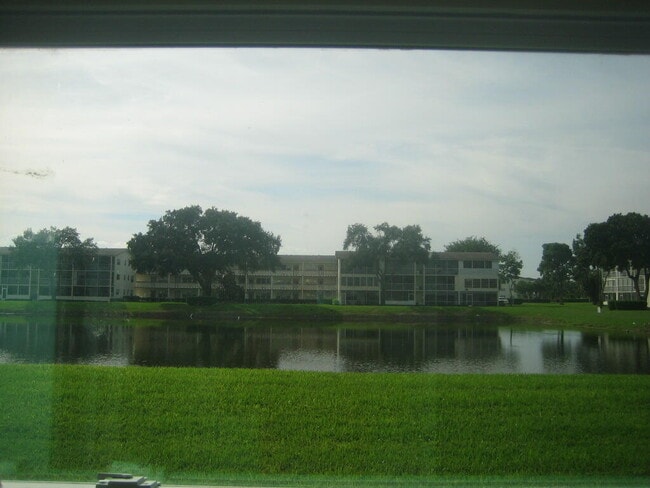 Building Photo - 340 Mansfield Dr