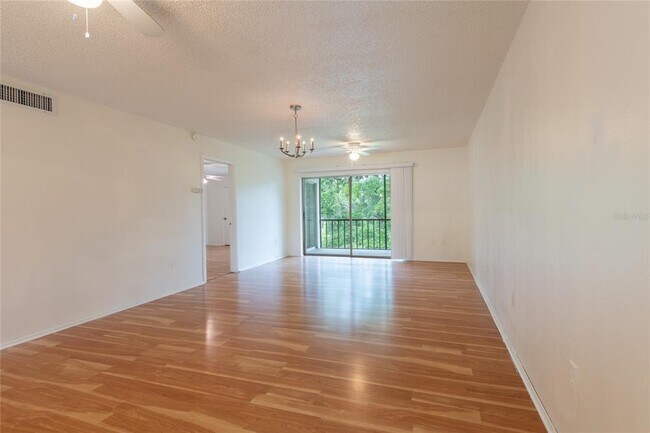 Building Photo - 210 Cypress Ct