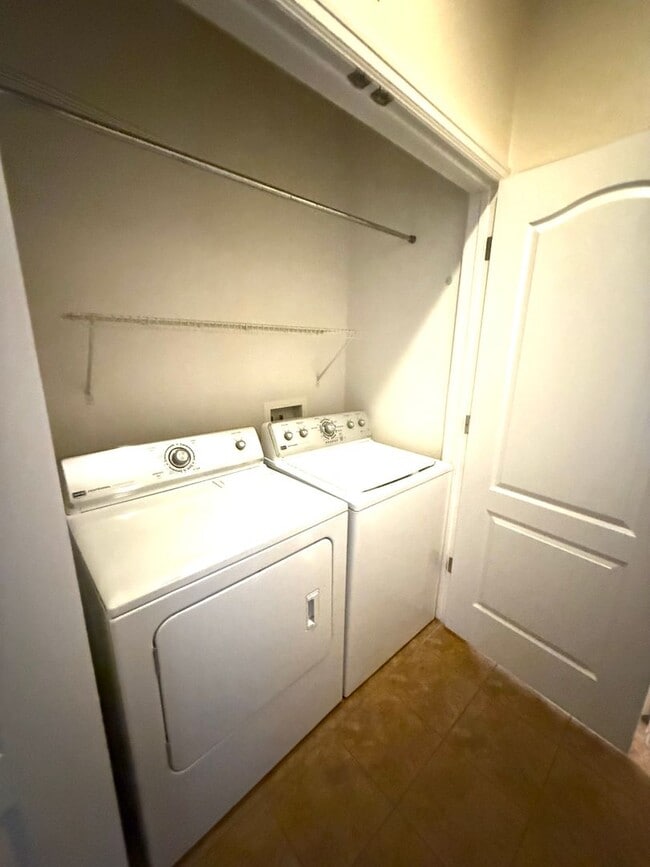 Building Photo - 2 bed/2.5 bath Townhome in Central Arvada ...