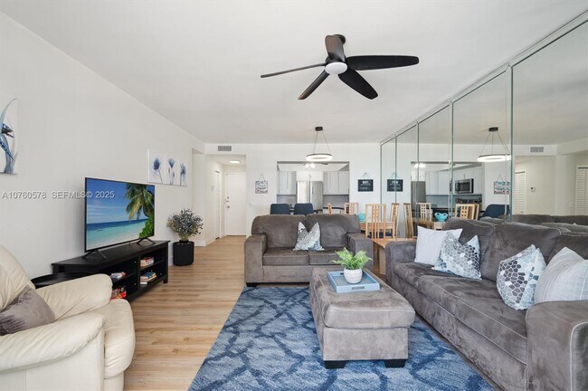 Building Photo - 3505 S Ocean Dr