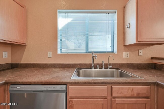 Building Photo - 2621 E Waterview Ct