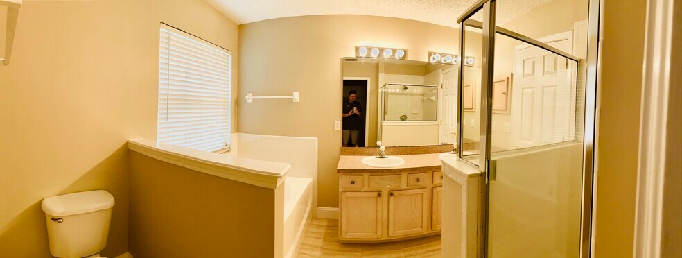 Master Bathroom - 1410 Soaring Flight Way