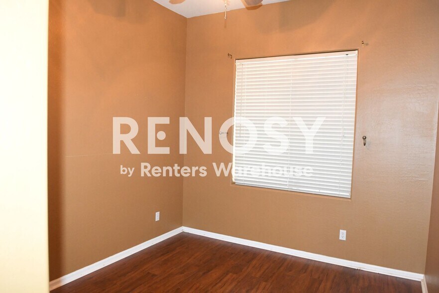 Building Photo - 6027 N 133rd Dr
