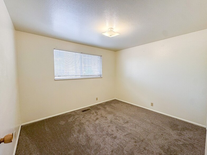 Building Photo - 1748 S 500 E