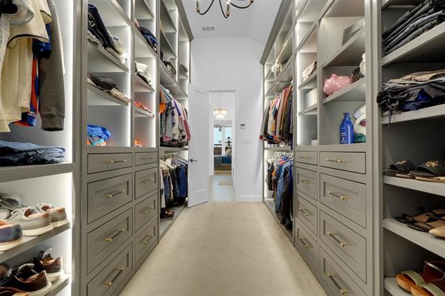 Building Photo - 2208 Miranda Ln