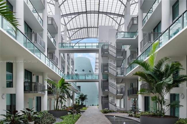 Building Photo - 6000 Collins Ave