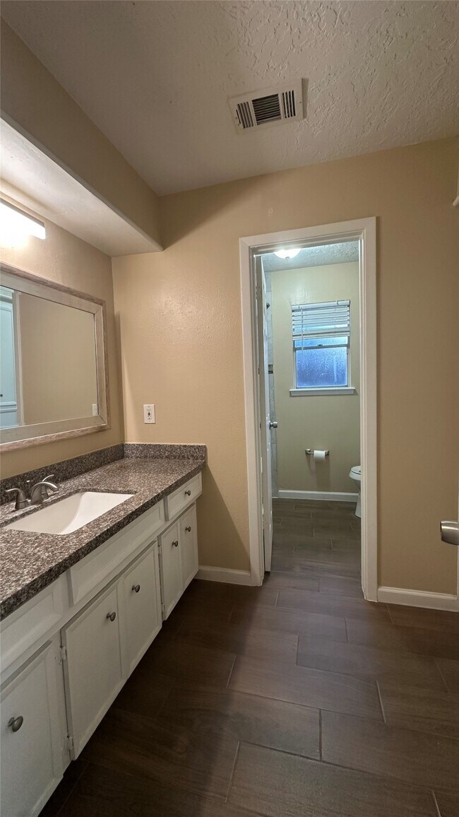 Building Photo - 11503 Briar Forest Dr