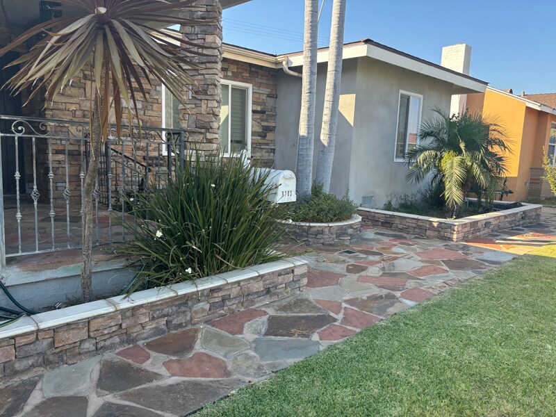 Building Photo - 9703 Richeon Ave