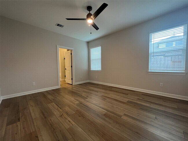 Building Photo - 3077 Sunmoon Ln
