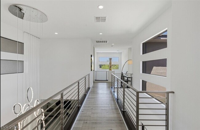 Building Photo - 47 Pristine Glen St