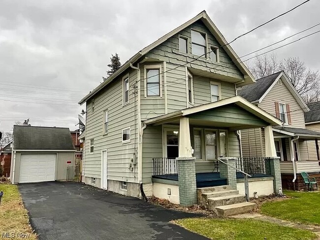 Building Photo - 903 Clay St