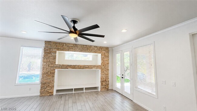 Building Photo - 10372 Walking View Ct