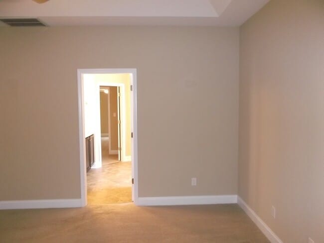 Building Photo - Absolutely Gorgeous!