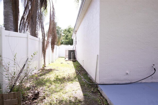 Building Photo - 9768 Bay Vista Estates Blvd