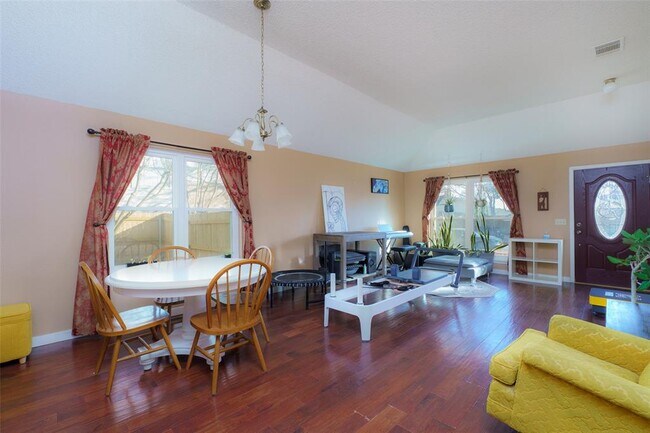 Building Photo - 6700 Carisbrooke Ln