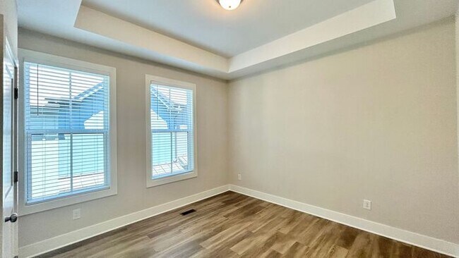 Building Photo - Chastain Park! 2 Bed-2 Bath Townhome, Available NOW!